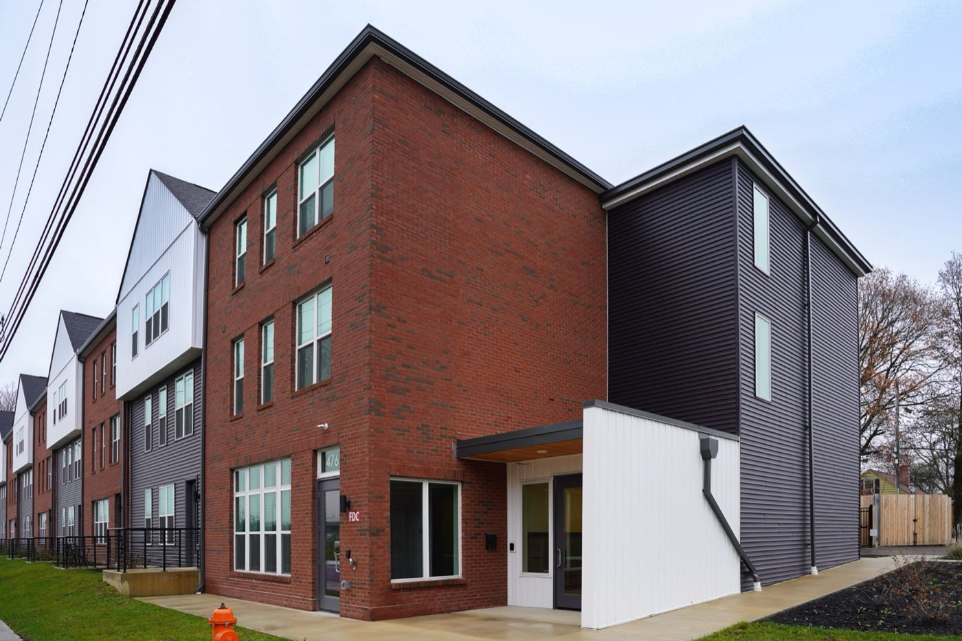 476 Taylor Apartments building exterior on Columbus's Near East Side