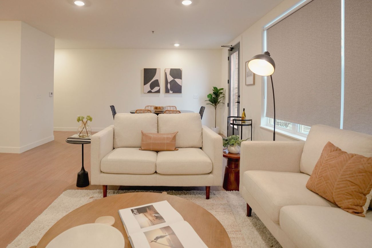Spacious living room